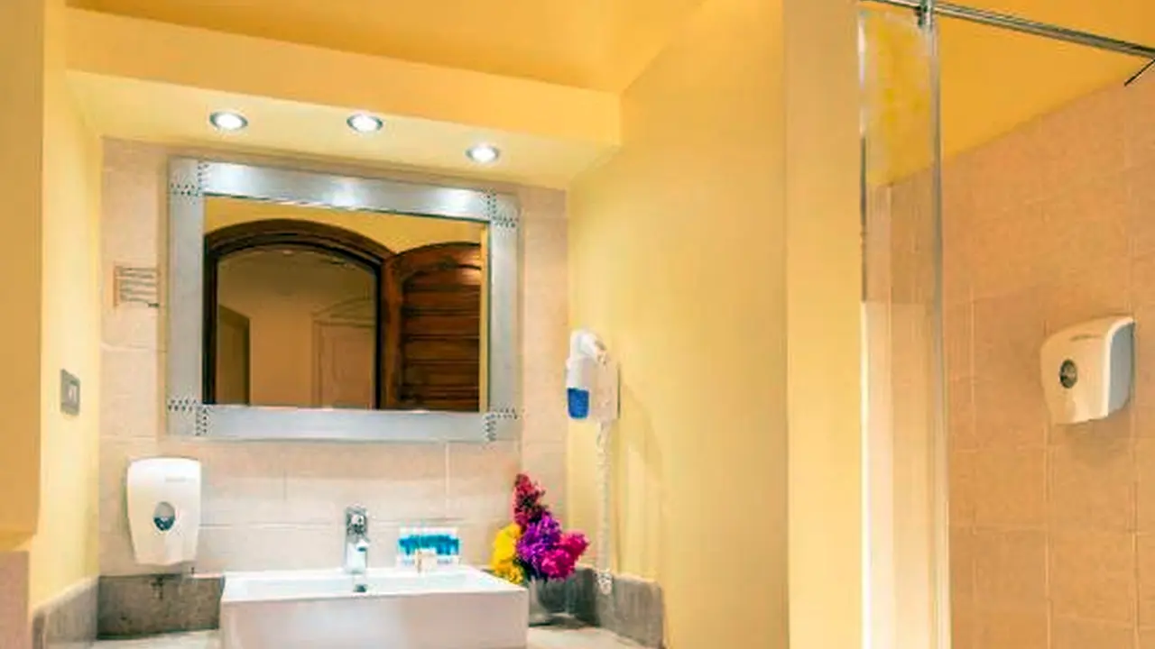 الفندق ثري كورنرز ريحانة - الجونة